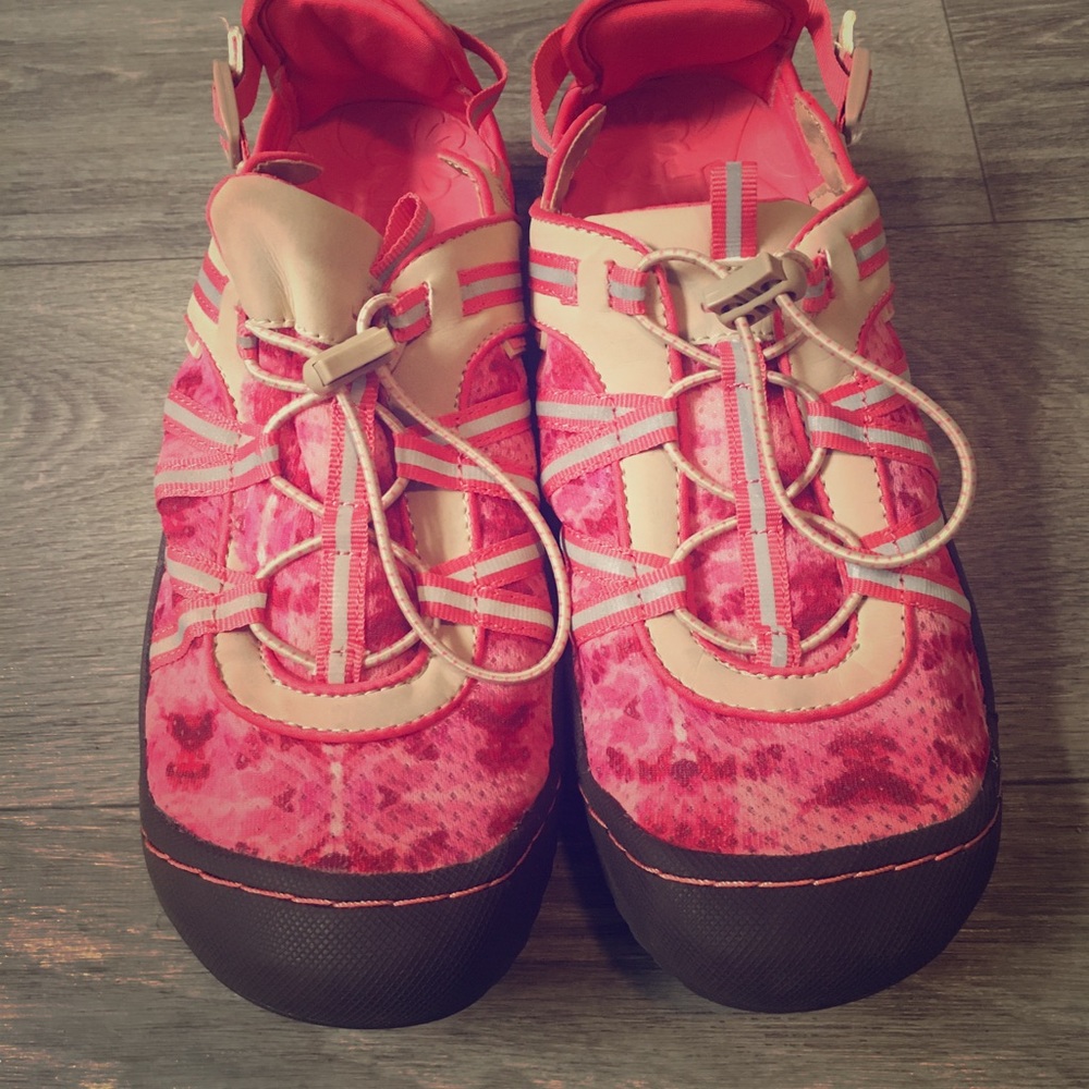 JBU casual slip-ons